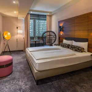 Elaya 4* Munich